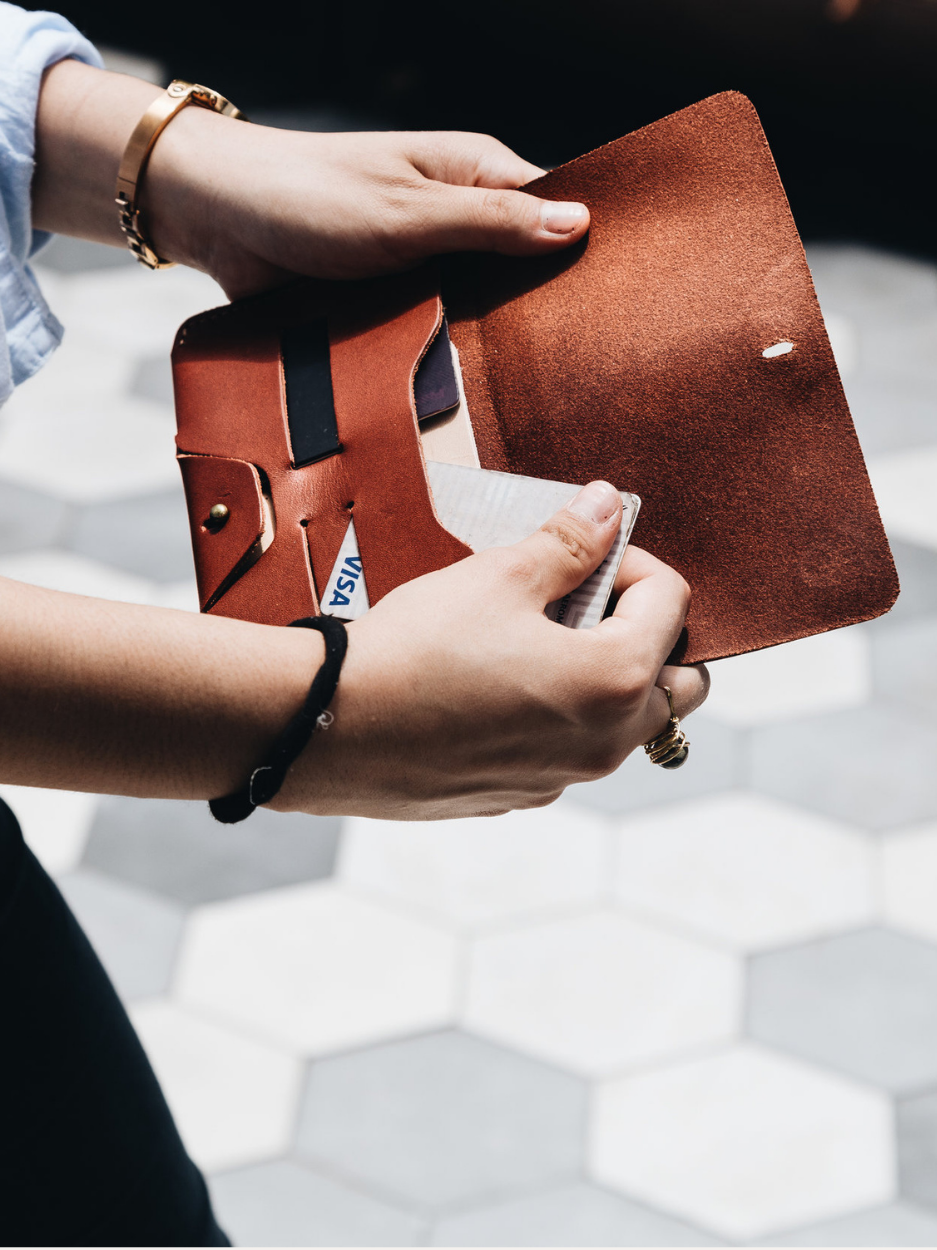 Zuri Minimal Clutch l brown