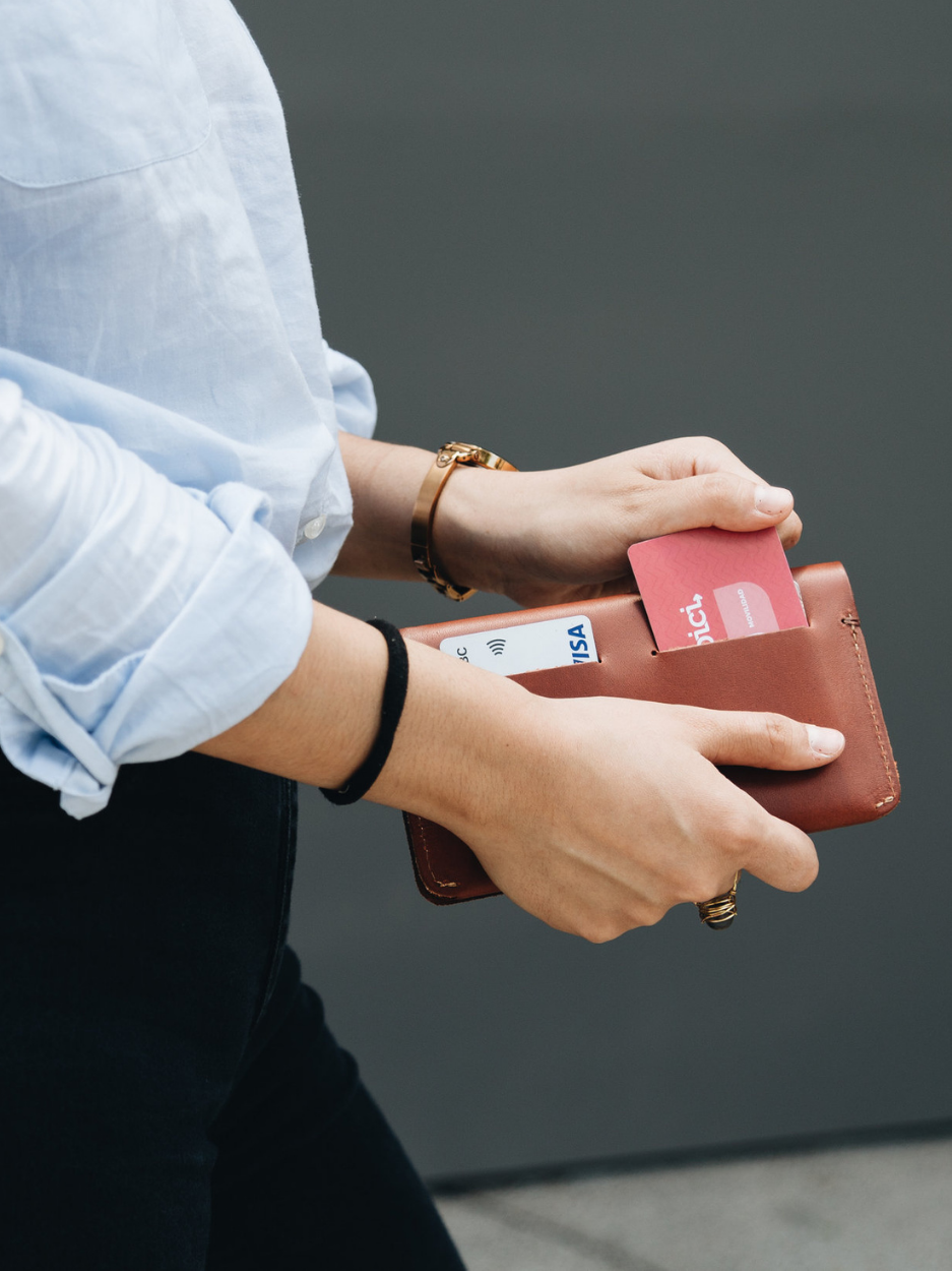Zuri Minimal Clutch l brown