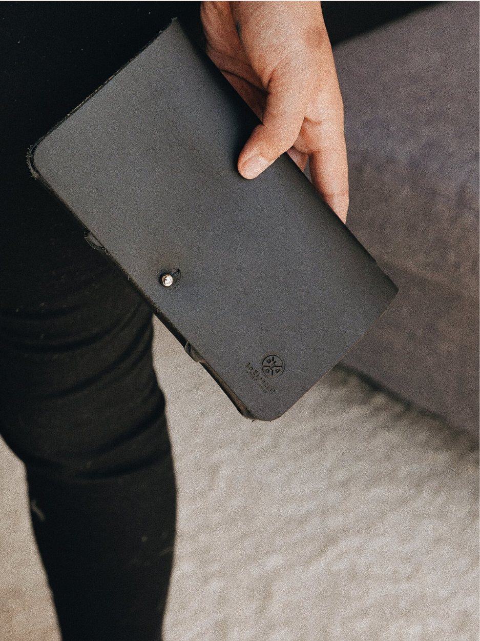 Zuri Minimal Clutch l black