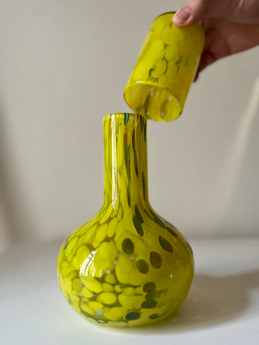 Aureo amarillo pitcher