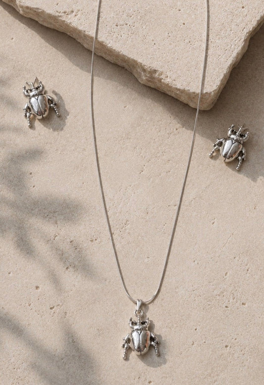 Escarabajo necklace