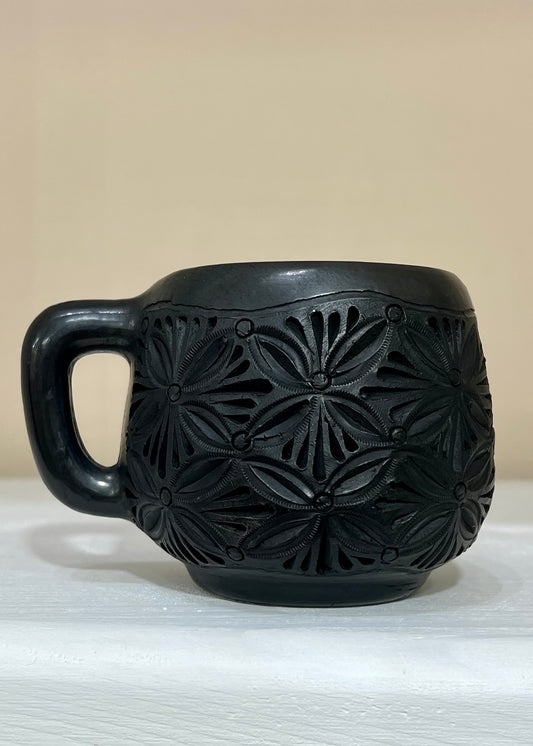 Yuta flores mug